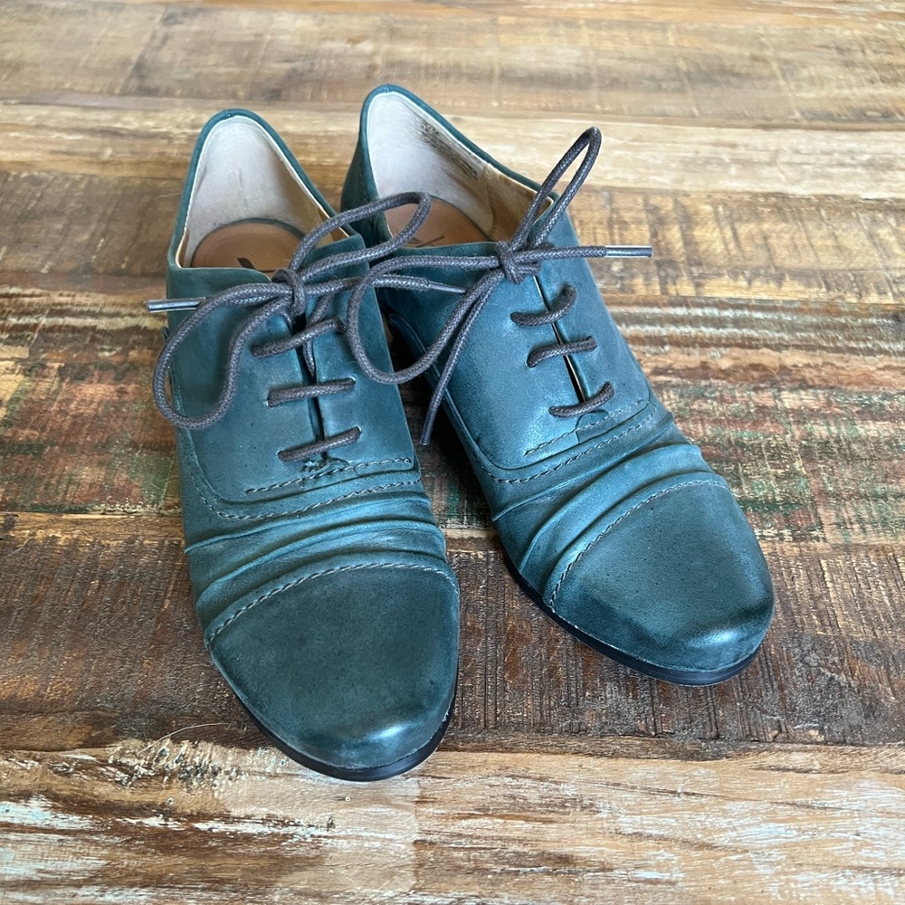 Biala 37M Women’s Teal Leather Lace Up Heeled Oxford